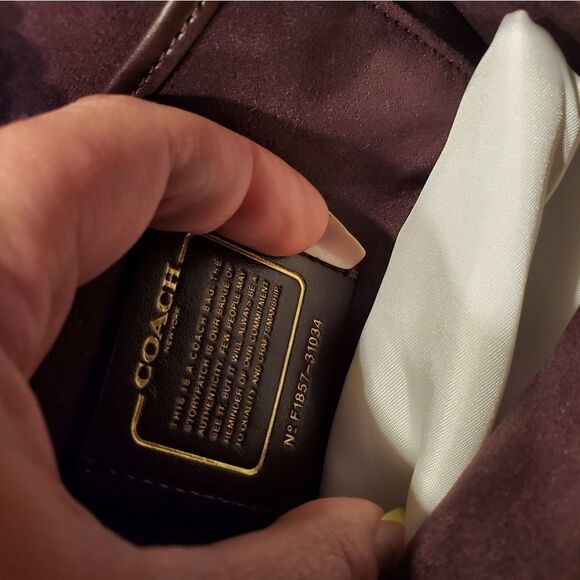 RETAIL COACH Studded Parker Velvet Quilted Bag with Rivets - Picture 10 of 16